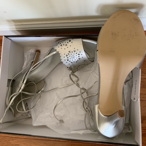 Shoes - Picture 2 of 4